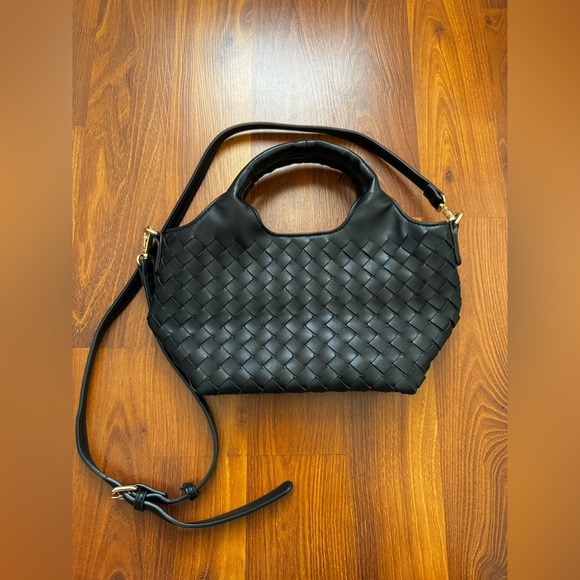 Urban Expressions Black Woven Vegan Leather Crossbody Bag - Picture 2 of 7